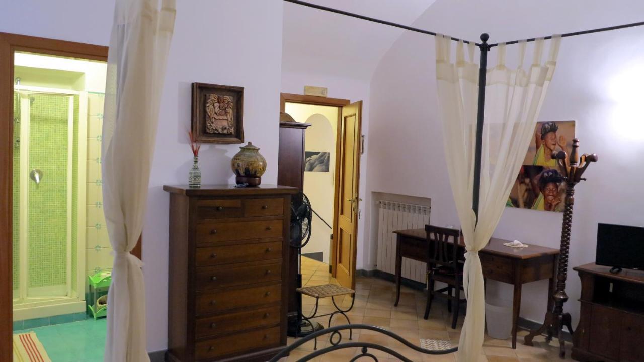 - B&B "Centro Antico" - Неаполь Экстерьер фото